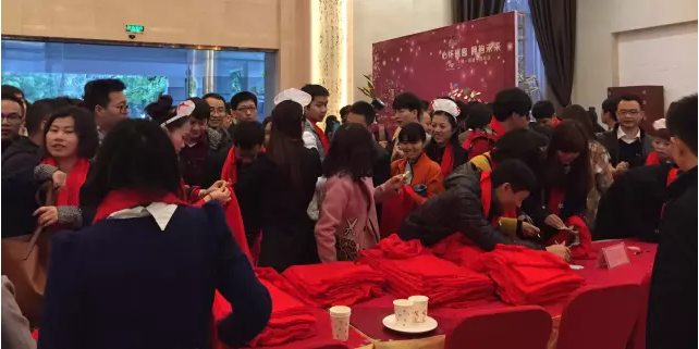 年会就要这么穿!前方太美,高能预警! 没看够吧,再来几组~